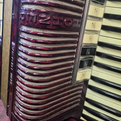 Hohner Verdi III M Accordion - Red Pearl Ivory Bild 3