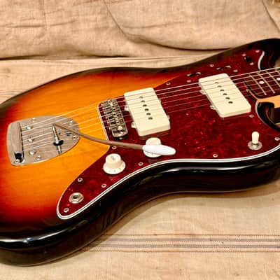 Fender Traditional 60's Jazzmaster 2023 - 3 Tone Sunburst image 13
