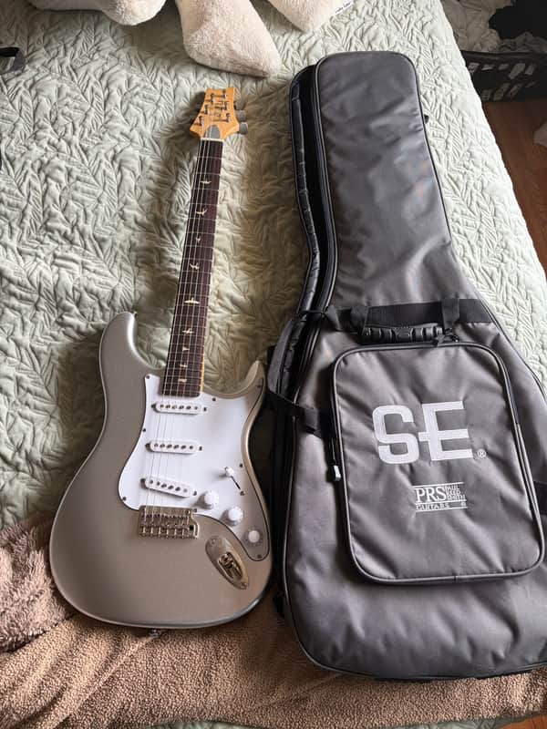 PRS SE Silver Sky