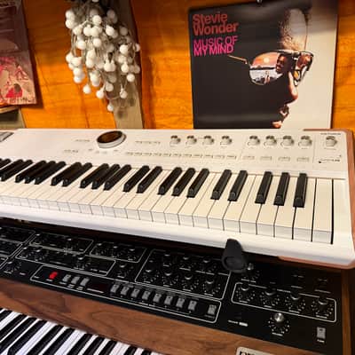 Arturia AstroLab 61-Key Stage Keyboard 2024 - Present - White image 4