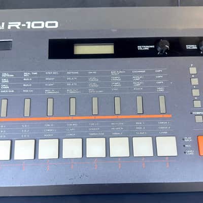 Kawai R-100 Digital Drum Machine  + 3 ROMs + Switcher Mod
