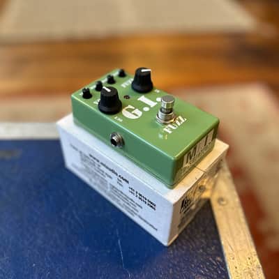 MI Audio G.I. ファズペダル MI Audio GI Fuzz Silicon Fuzz Pedal - YouTube