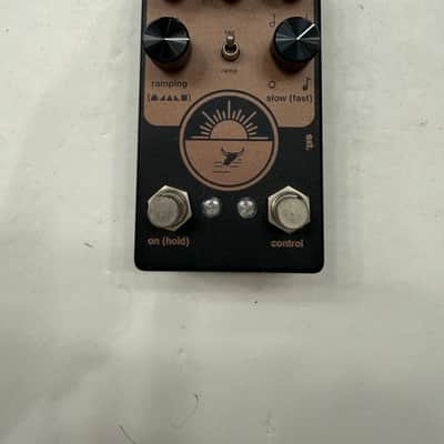 Native Audio Rising Sun Optical Tremolo Guitar Effect Pedal + Original Box image 2