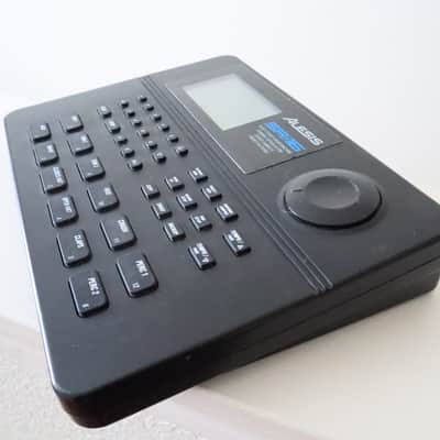 Alesis SR-16 Drum Machine 1990s - Black image 3