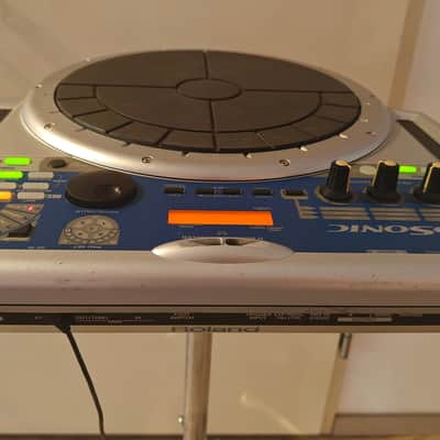 Roland HPD-15 HandSonic Digital Hand Percussion Controller with stand image 6
