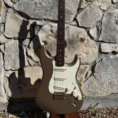 Fender Custom Shop 1965 Stratocaster Shoreline Gold over Lake Placid Blue 2022 - Shoreline Gold over Lake Placid Blue image 2