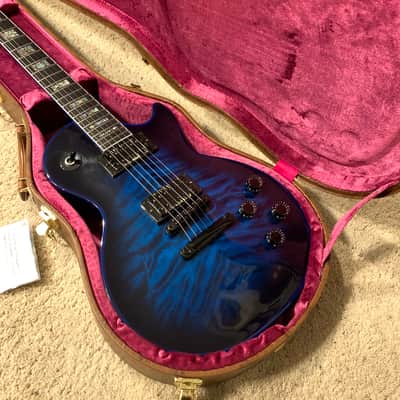 STINGER 🐈🕷️! 2015 Gibson Custom Shop Les Paul Custom Quilt Top M2M Made To Measure Blue Widow Burst Trans Aqua Black Fretboard Bare Knuckel Juggernaut Blackout Special Order Figured F Q 5A 7A Abalone Inlay Blueberry Cobalt image 25