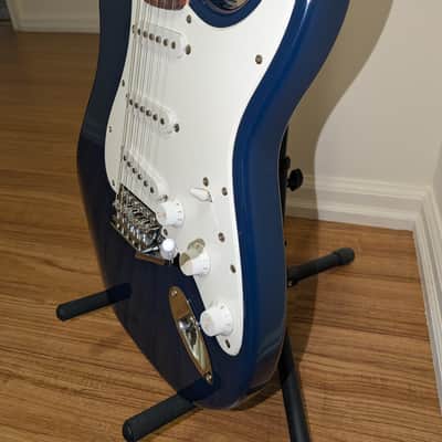 Squier Affinity Series Stratocaster with Rosewood Fretboard - Blue image 5