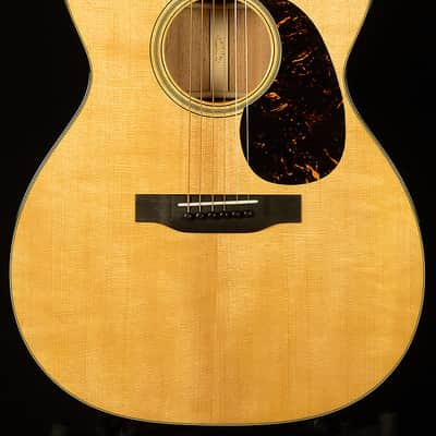 Martin Guitars Standard Series 000-18 image 2