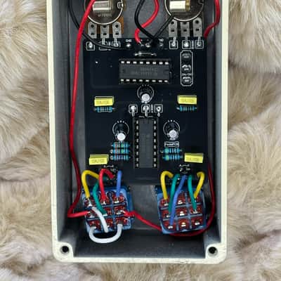 Toketone+ Beetronics “Whoctahell” pedal clone 2025 - Cream image 4