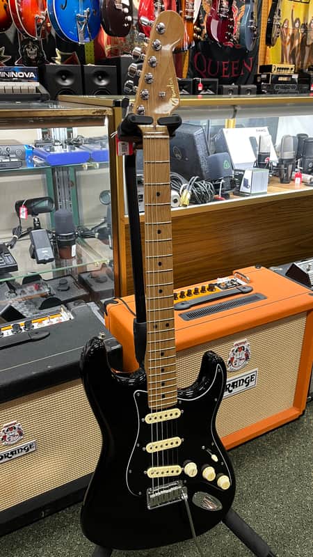Fender American Ultra Stratocaster with Roasted Maple Fretboard - Black - With OHSC Hard Case