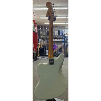 Fender Classic Vibe '70s Jaguar®, Laurel Fingerboard, Surf Green image 6
