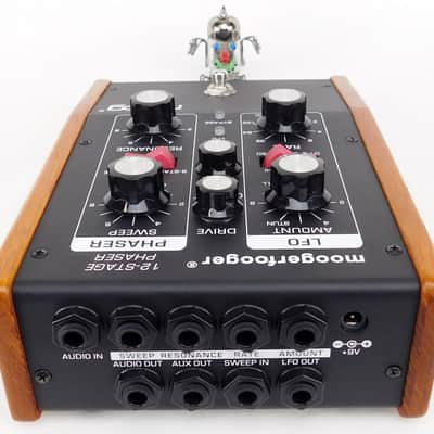 Moog Moogerfooger MF-103 12-Stage Phaser + Fast Neuwertig + OVP + 1,5J Garantie image 8