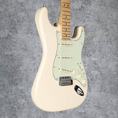 Fender Deluxe Roadhouse Stratocaster Maple Fretboard 2020 Olympic White image 2