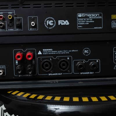 Emerson DV122 Professional Karaoke System 2010's  - Black image 9