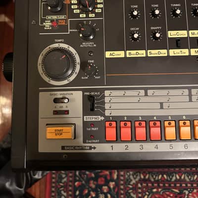 Roland TR-808 Rhythm Composer 1982 - MINT all original image 3