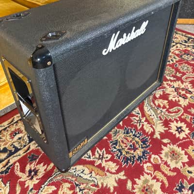 Marshall 1922 2 x 12 Speaker Cabinet - Black image 2