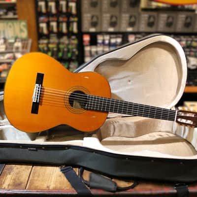 Yamaha GC32C Acoustic Guitar 2010s - Natural image 2