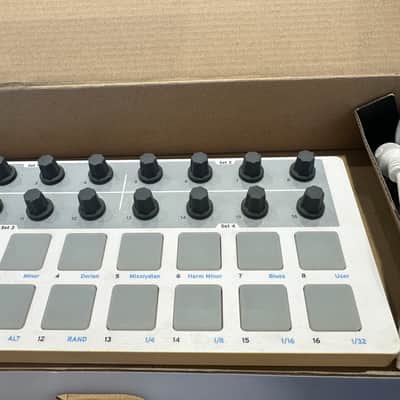 Arturia BeatStep MIDI Controller 2014 - Present - White image 5