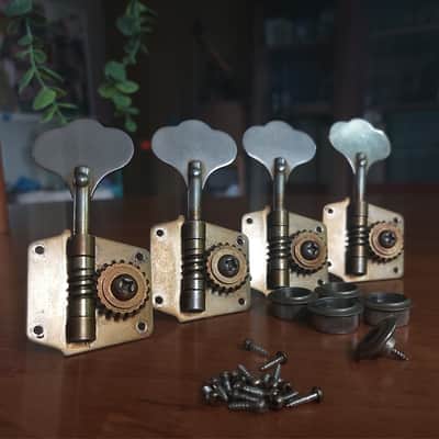 Fender Pre-CBS reverse bass tuners 60s (gold plated) complete w/ bushings and screws image 2