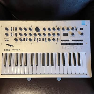 Korg Minilogue 4-Voice Polyphonic Analog Synthesizer 2016 - Present - Silver