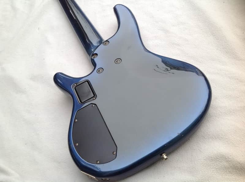 Heartfield by Fender DR-5 Blueburst 5-String Bass Made in Japan