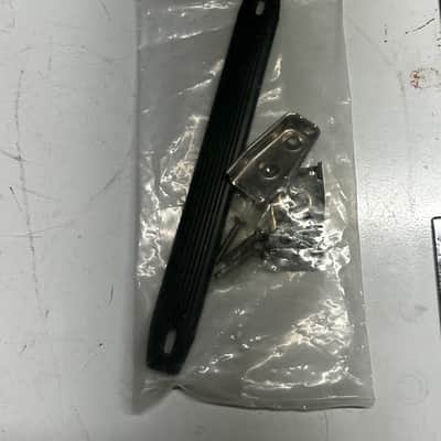 Fender 099-0944-000 Pure Vintage 1-Screw Amplifier Handle 2010s - Brown image 3