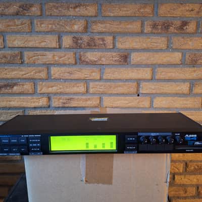 Alesis S4 Plus + Manuals etc. ! (Quadrasynth Rack Module)