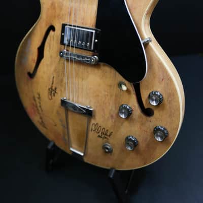Mid 70s Gibson ES 335 Signed by AC/DC image 16