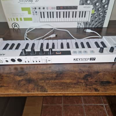 Arturia KeyStep 37 MIDI Controller 2021 - 2025 - White image 2