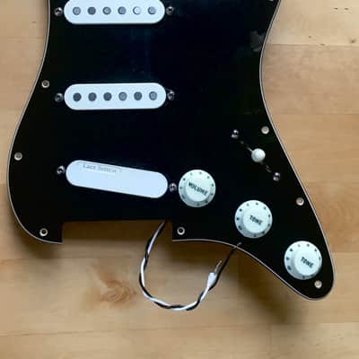 1990s Vintage Fender 1970s Reissue Relic 3Ply Black Strat Loaded Pickguard Lace Sensor image 1