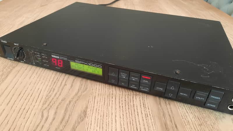 Yamaha SPX1000 Professional Multi-Effect Processor - Recapped image 1