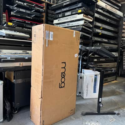 Moog Muse 8-voice Polyphonic Analog Synthesizer, in box //ARMENS// image 1