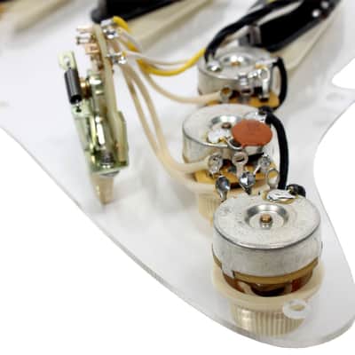 Fender Vintage Noiseless Loaded Strat Pickguard Clear 1-Ply / Aged White Pickups image 3