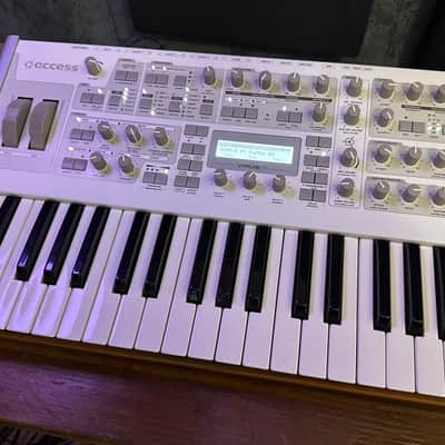 Access Virus TI2 Polar 37-Key Digital Synthesizer 2009 - 2023 - White