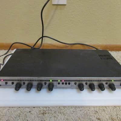 Aphex Compellor Model 320 Duel Channel Compressor Levelor Limiter image 1