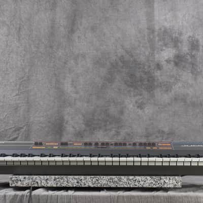 Roland JUNO-106 Programmable Polyphonic Synthesizer in Very Good condition image 9