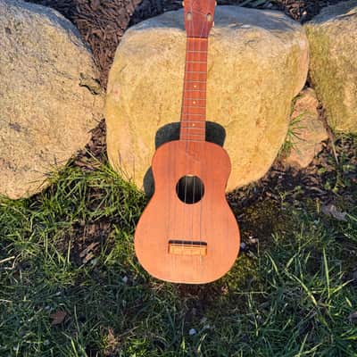 Vintage 1950s–Early 1960s Kamaka Gold Label Solid Hawaiian Koa Soprano Ukulele – All Original, Original Finish, Rich Patina, Family Hawaii Provenance image 1