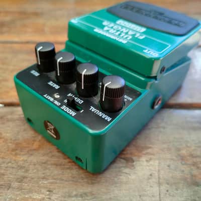 Behringer UF100 Ultra Flanger 2000s - Green image 3