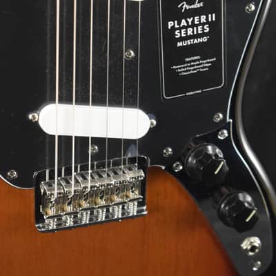 Immagine Mint Fender Player II Mustang 3-Color Sunburst Maple Fingerboard - 3