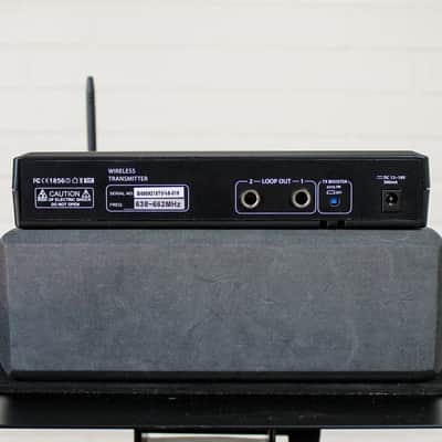 Preowned JTS SIEM-2T Wireless Receiver w/ 4 SIEM-2R Transmitters & Power Supply image 4