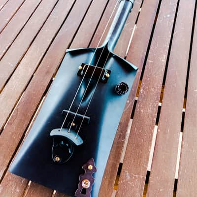 MADE TO ORDER Handmade 3 Strings Shovel Guitar Matte Black, Mild Relic image 1