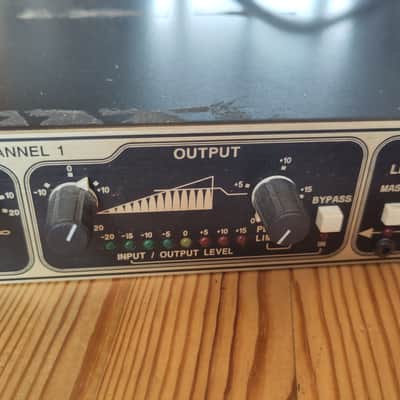 Drawmer MX30 Dual Gated Compressor/Limiter Late-90's image 4