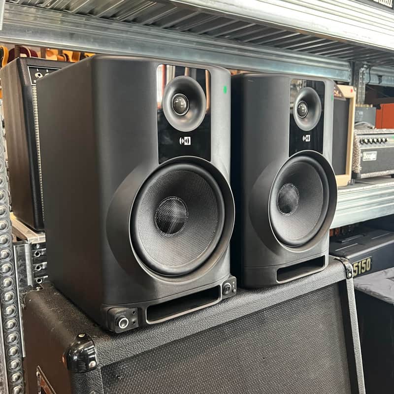 Montarbo   M8 M Monitor Active Pair image 1