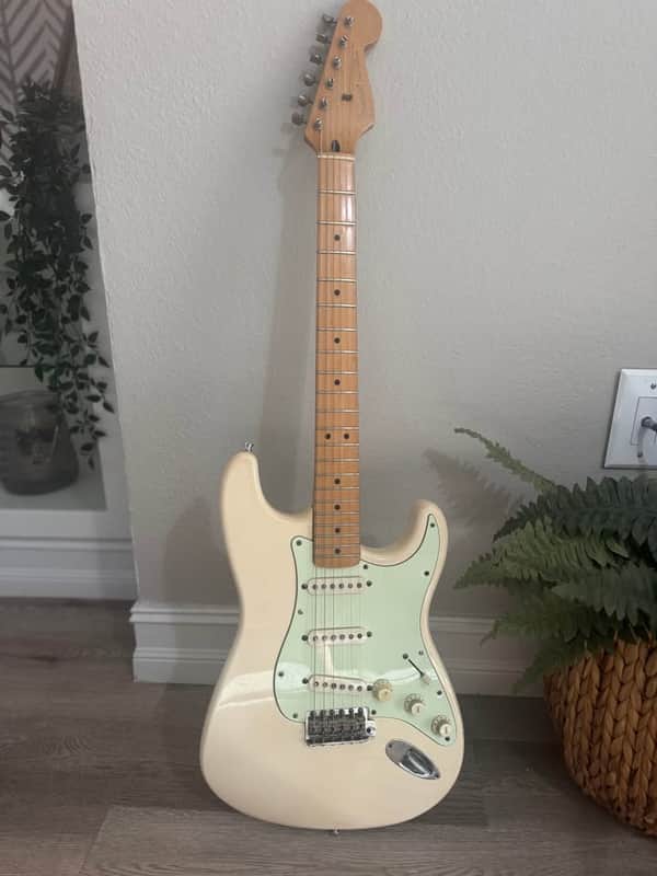Fender Jimmie Vaughan Tex-Mex Signature Stratocaster 1996 - Present - Olympic White
