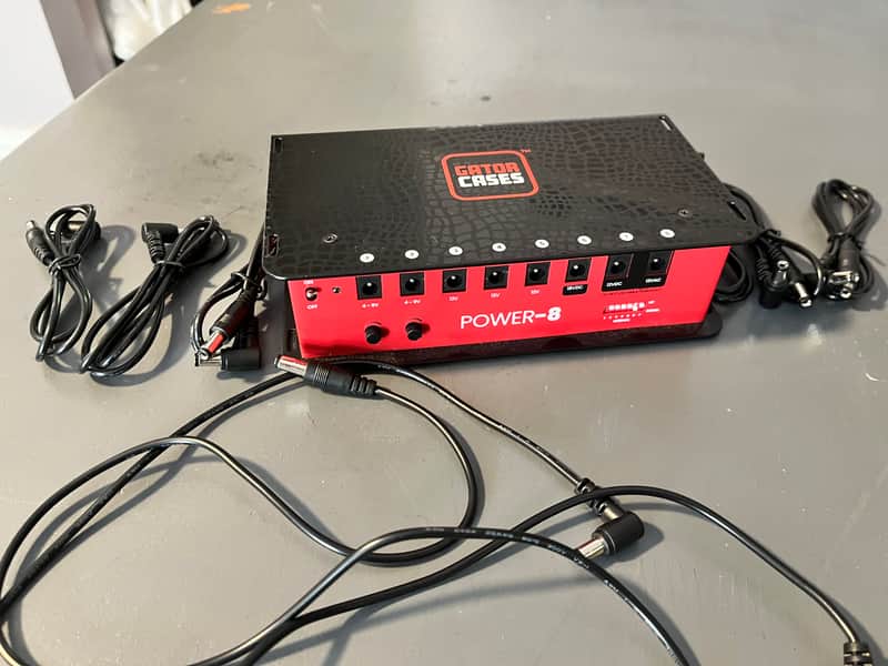 Gator GTR-PWR-8 Power Supply With 8 Isolated Outputs 2010s - Black image 1