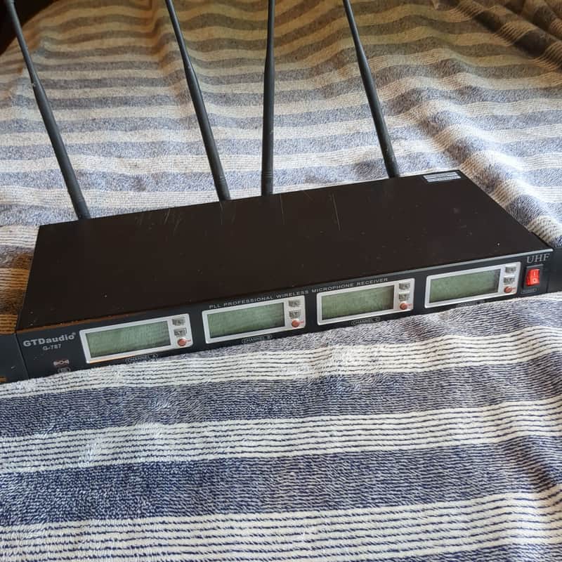 GTDaudio G-787 UHF 4-Channel Wireless Microphone Receiver NO AC - UNTESTED image 1