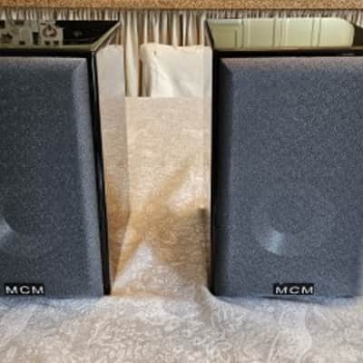 MCM Bookshelf two-way speakers w/dome tweeters 2000s - piano black image 1