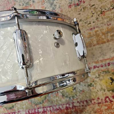 Slingerland Hollywood Ace 14x5.5" 3-ply Snare Drum - White Marine Pearl 1960s image 13