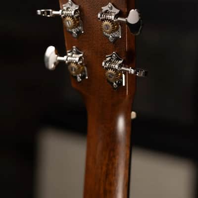 Martin 000-18 Standard Series Acoustic Guitar with Hardshell Case image 8